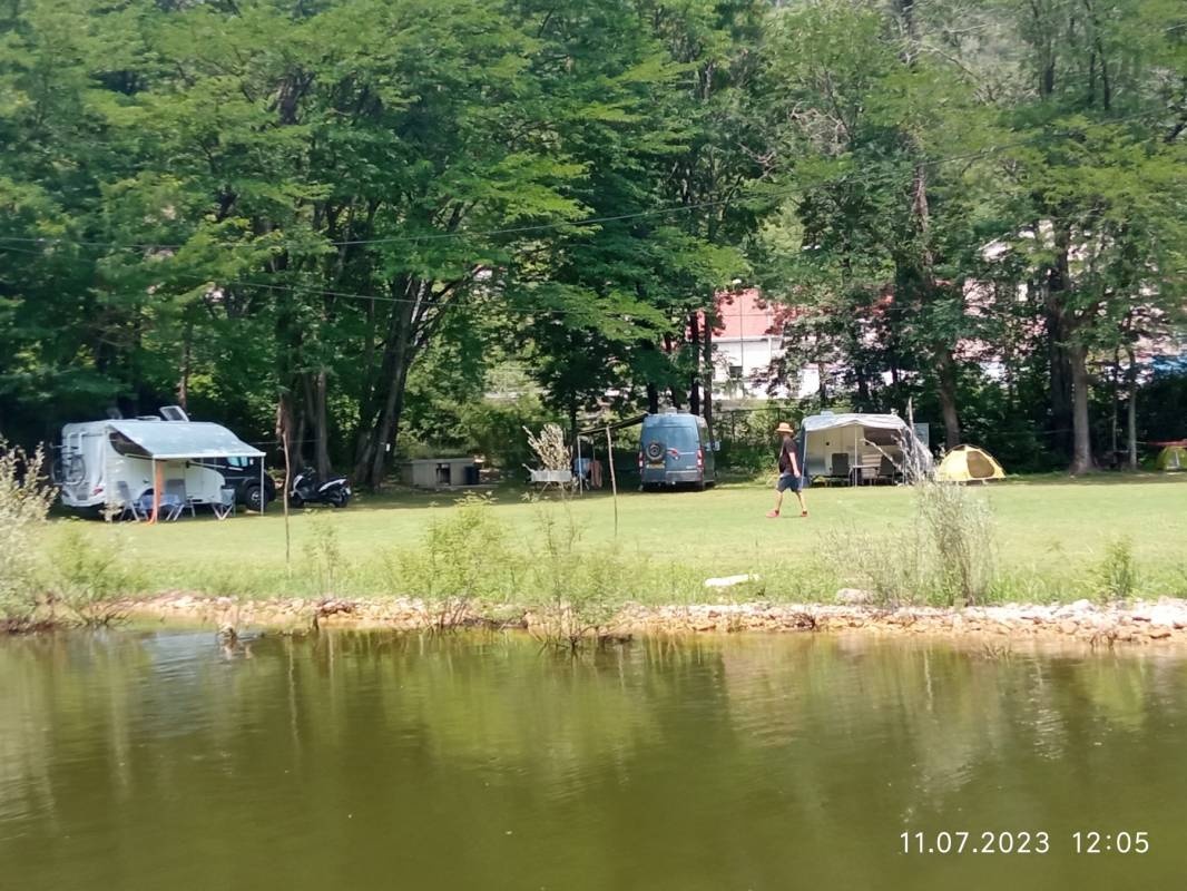Auto Camp Rijeka Crnojevića — Sítio de acampamento in Rijeka Crnojevića