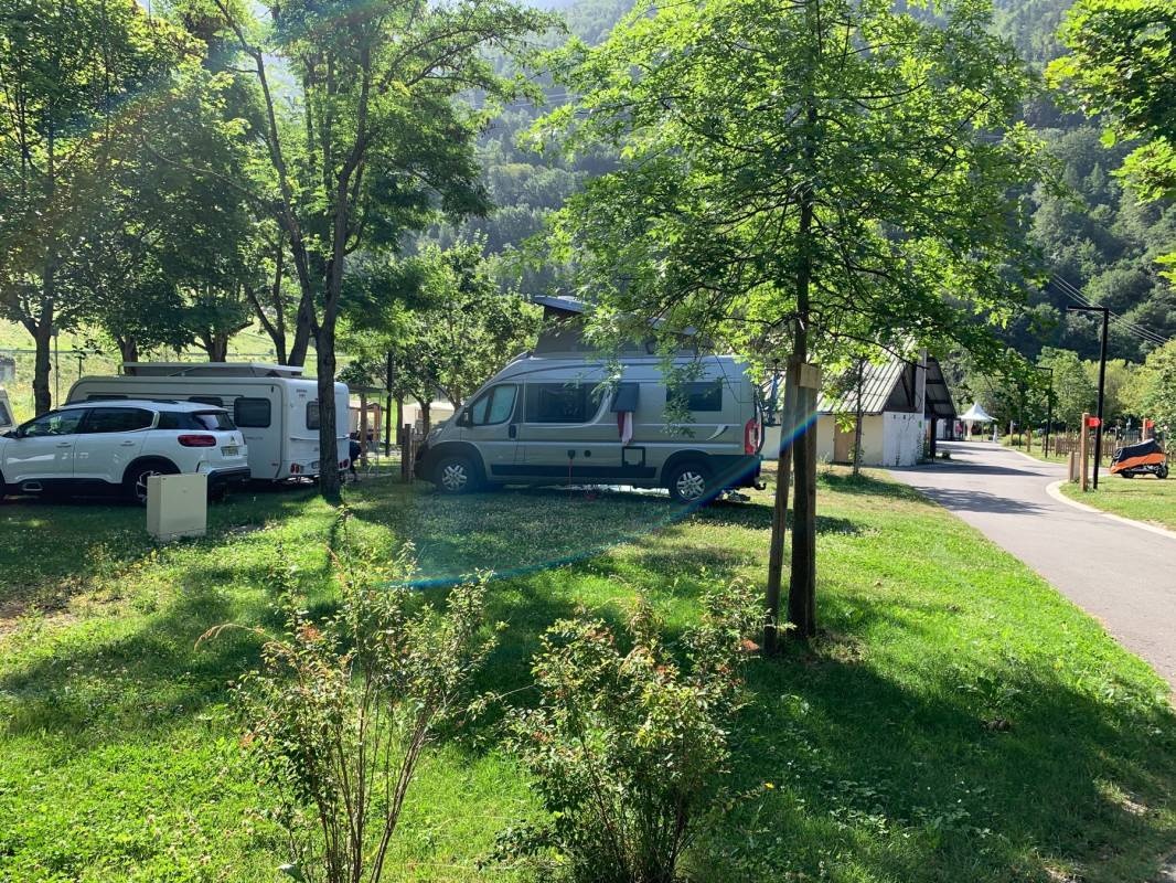 Camping Caravaneige Le Martinet ** — Camping Site in Allemont