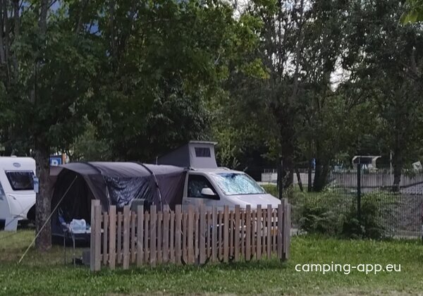 Camping Caravaneige Le Martinet ** — Photo 4