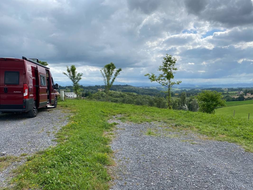 Stellplatz Labarraque — Camperplads in Orriule