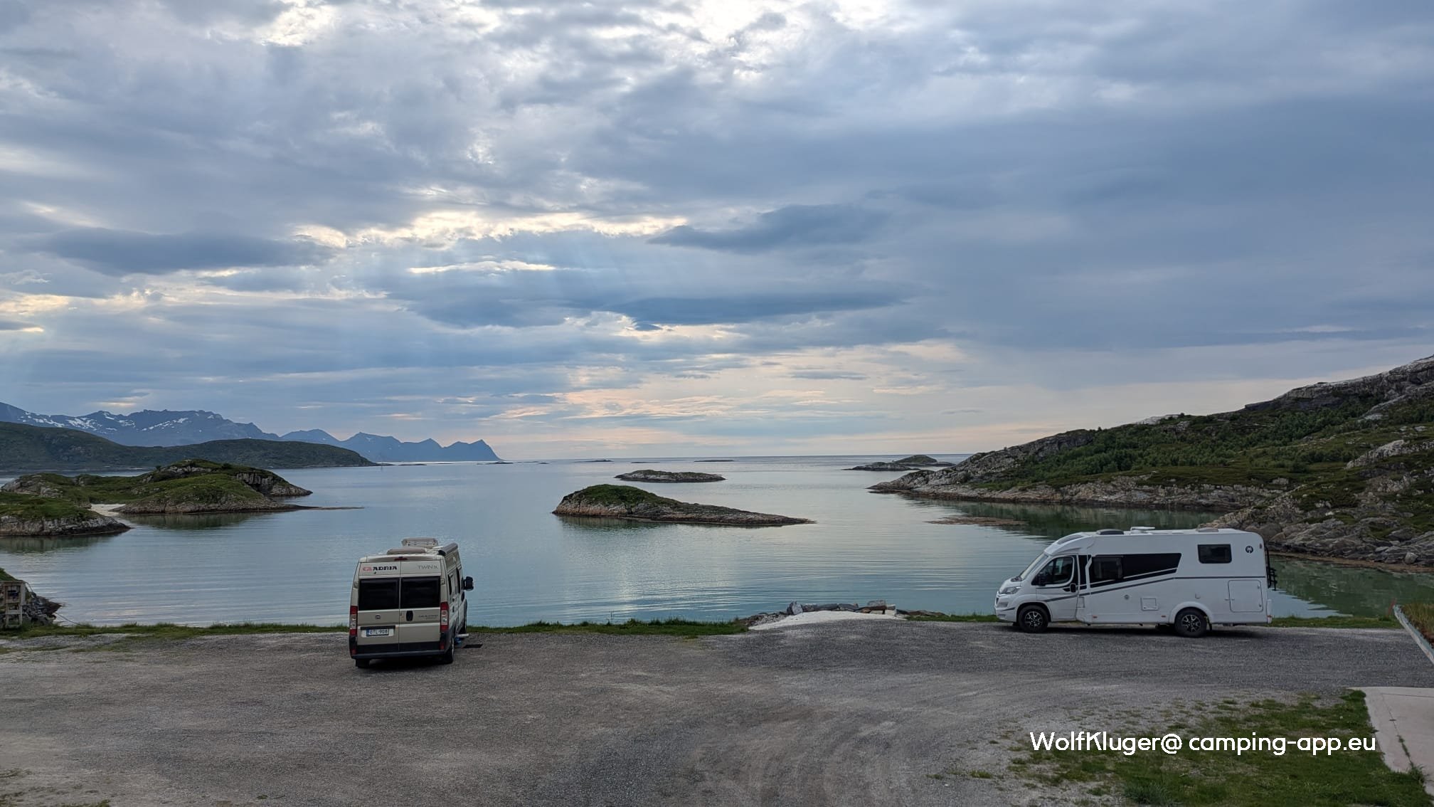 Utsikten Bobilplass — Camperplaats in Sommarøy