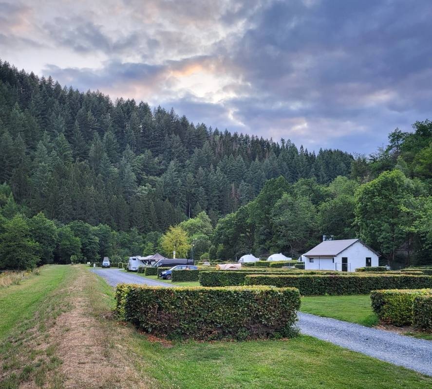 Ardennen Camping — Kamp yeri in La Roche-en-Ardenne