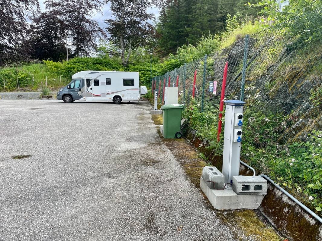Florø bobilparkering - stadion — Bobilplass in Florø