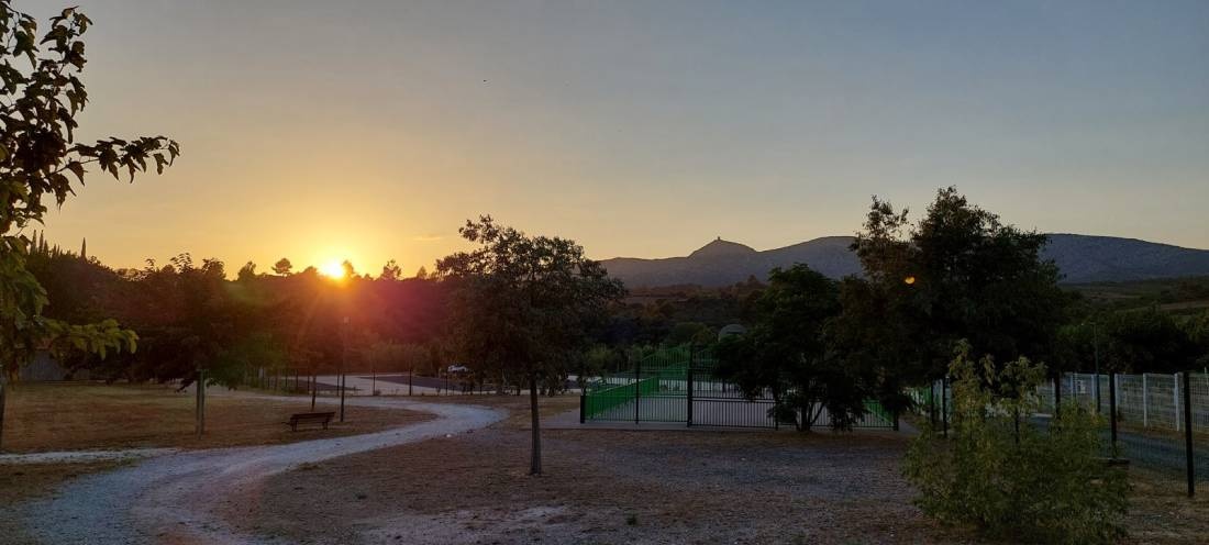 Camping-Car Park Cases-de-Pène — Bobilplass in Cases-de-Pêne