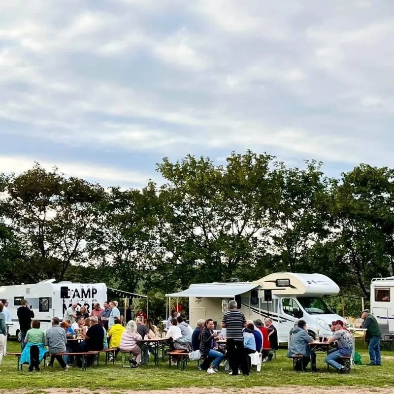 Wohnmobilstellplatz Wingertsknorze Wonsheim — Em terreno privado in 