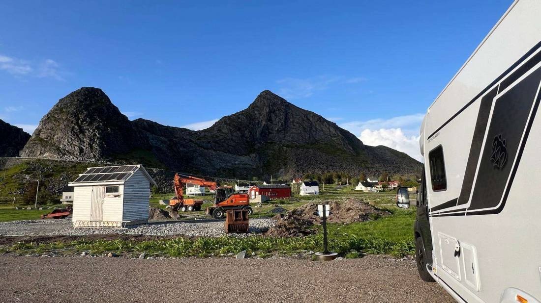 Værøy Caravan og Bobilparkering — Campervan Site in Værøy