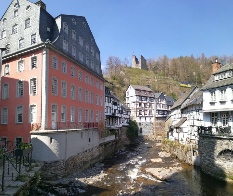 Monschau, Deutschland — Bobilplass in Monschau