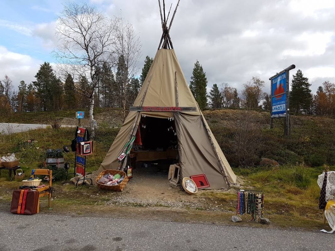 Neljän Tuulen Tupa — Місце для кемпінгу in Inari