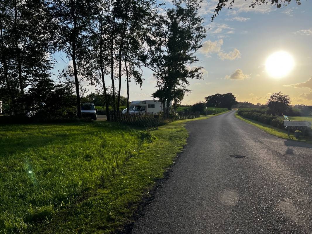 Björkängs Vandrarhem — 露营车营地 in Tvååker