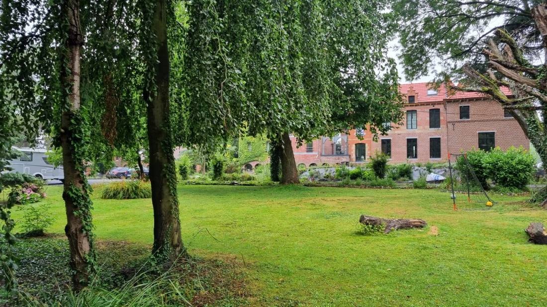 Château d'Egmont — Area di sosta in Jurbise