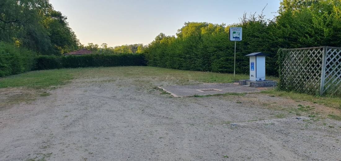 Stellplatz Availles-Limouzine — Campervan Site in Availles-Limouzine