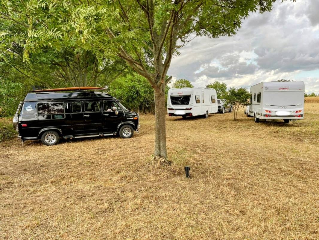 Stellplatz Schöne Aussicht — Aire camping car in Weißenfels