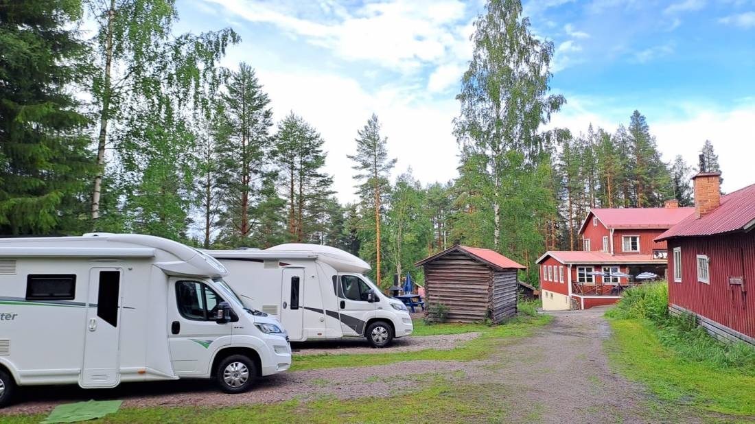 Skålsjögården Timber Lodge — Area di sosta in Viksjöfors