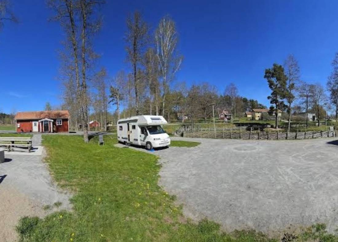 Nyefikets Ställplats — Stellplatz in Nye