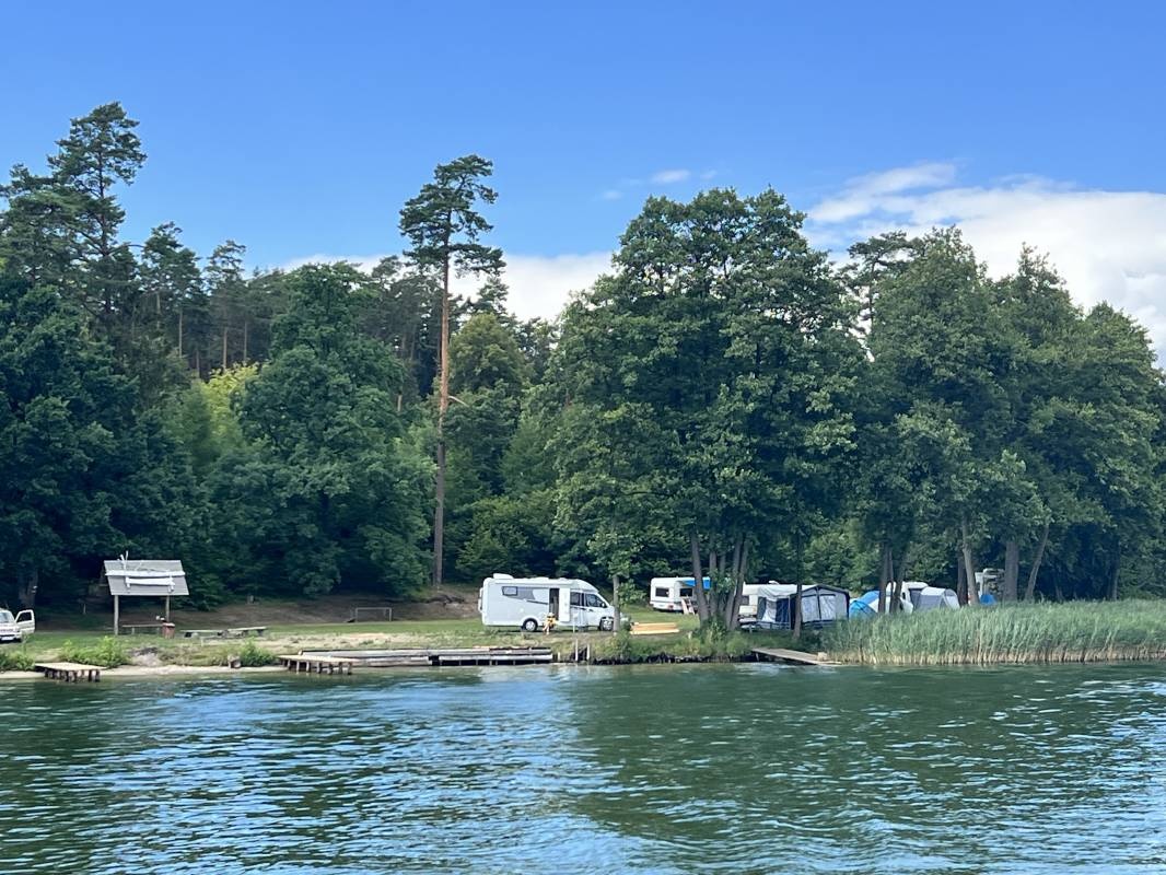 Kolo promu — Sítio de acampamento in Mikołajki
