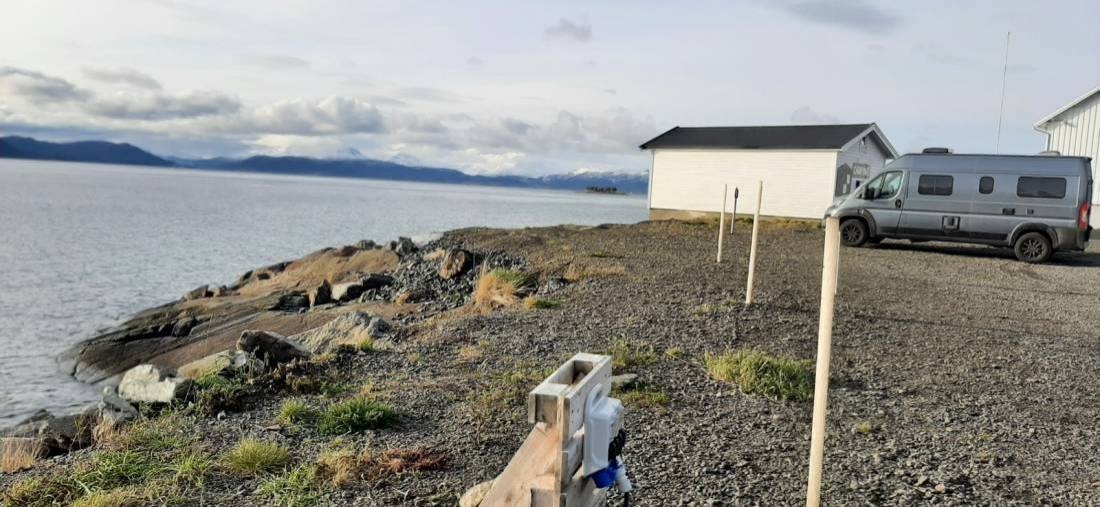 Bobilparkering Sørrollnes — Camperplads in Hamnvik