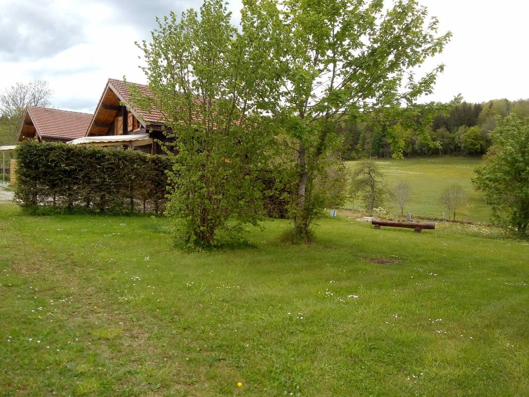 Camping Chalet de Montaigu — Kemp in Valoreille