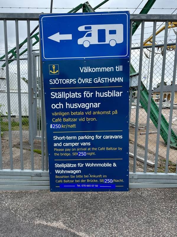 Ställplats Sjötorp övre gästhamn — Camperplads in Sjötorp