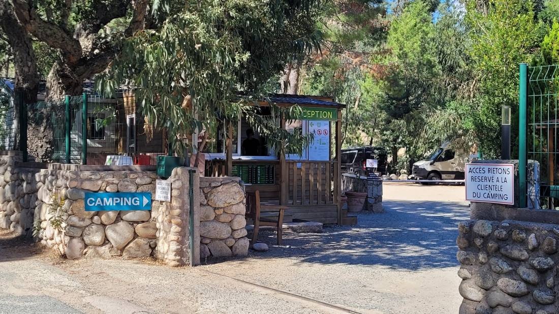 Camping U Rosumarinu — Campingplads in Sari-Solenzara
