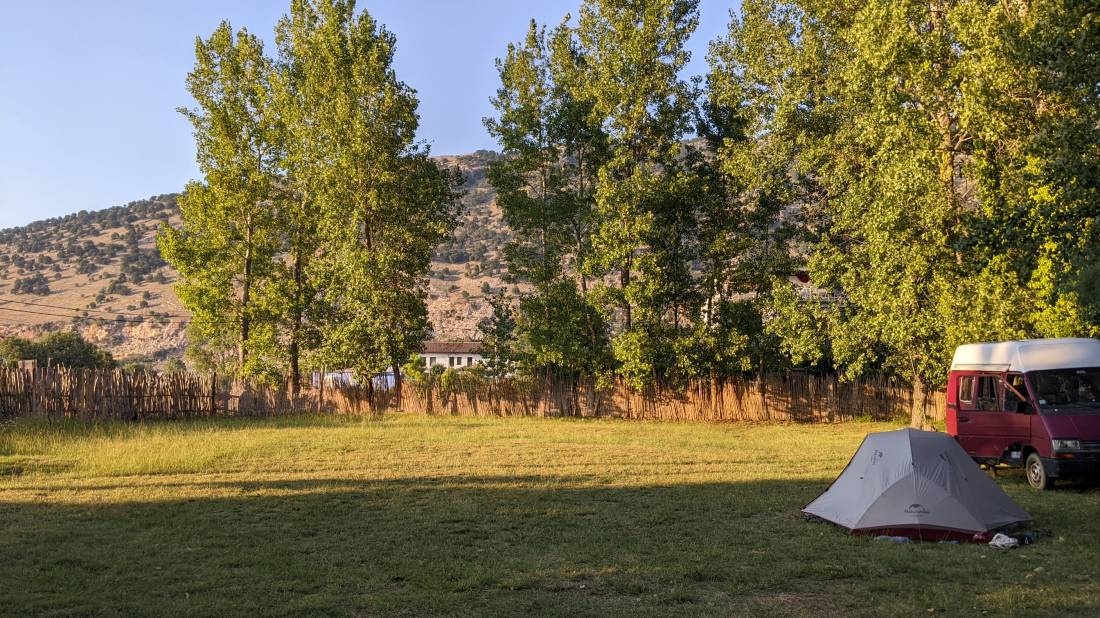 Camping Emozione — Campingplass in Baks-Rrjoll