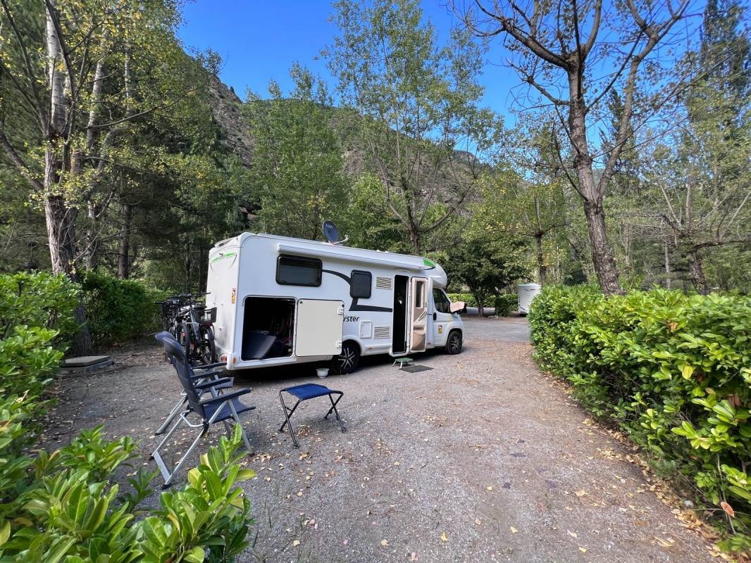 Stellplatz Isola (Alpes-Maritimes) — Bobilplass in Isola