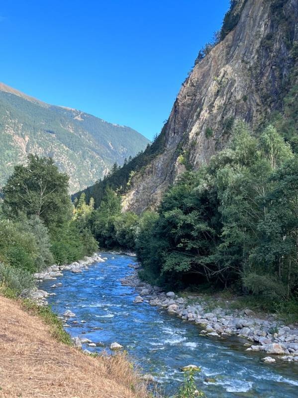 Stellplatz Isola (Alpes-Maritimes) — Campervan Site in Isola