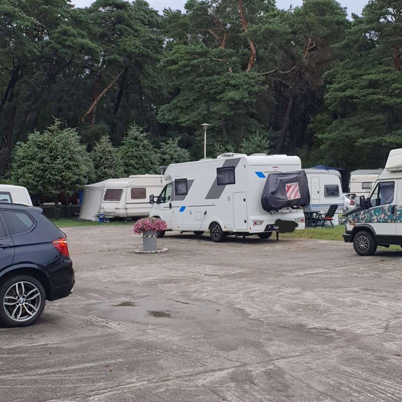 Camping Jantar Dźwirzyno — Kamp yeri in Dźwirzyno