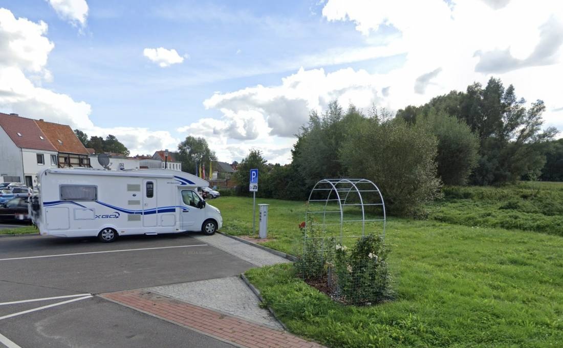 Parkplatz mit 2x Stellplatz — Camperplads in Gadebusch