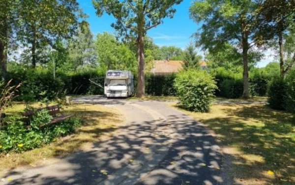 Aire Camping-Car Park Bromonte-Lamonthe — Photo 3