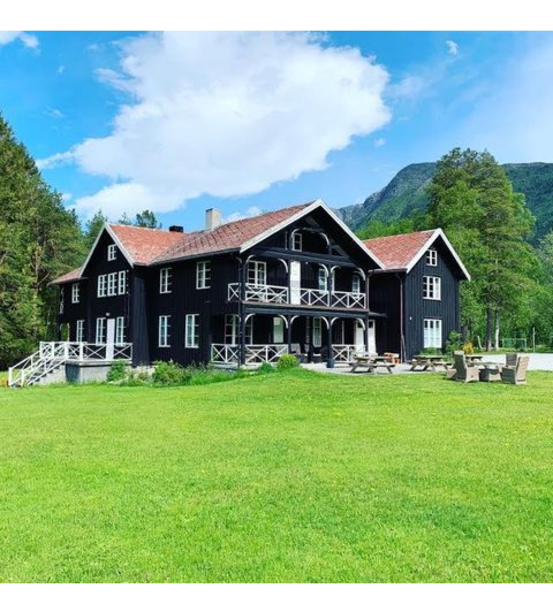 Phillipshaugen Lodge — Campingplads in Øksendal