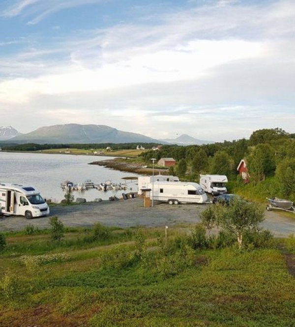 Staff Camping — Photo 6