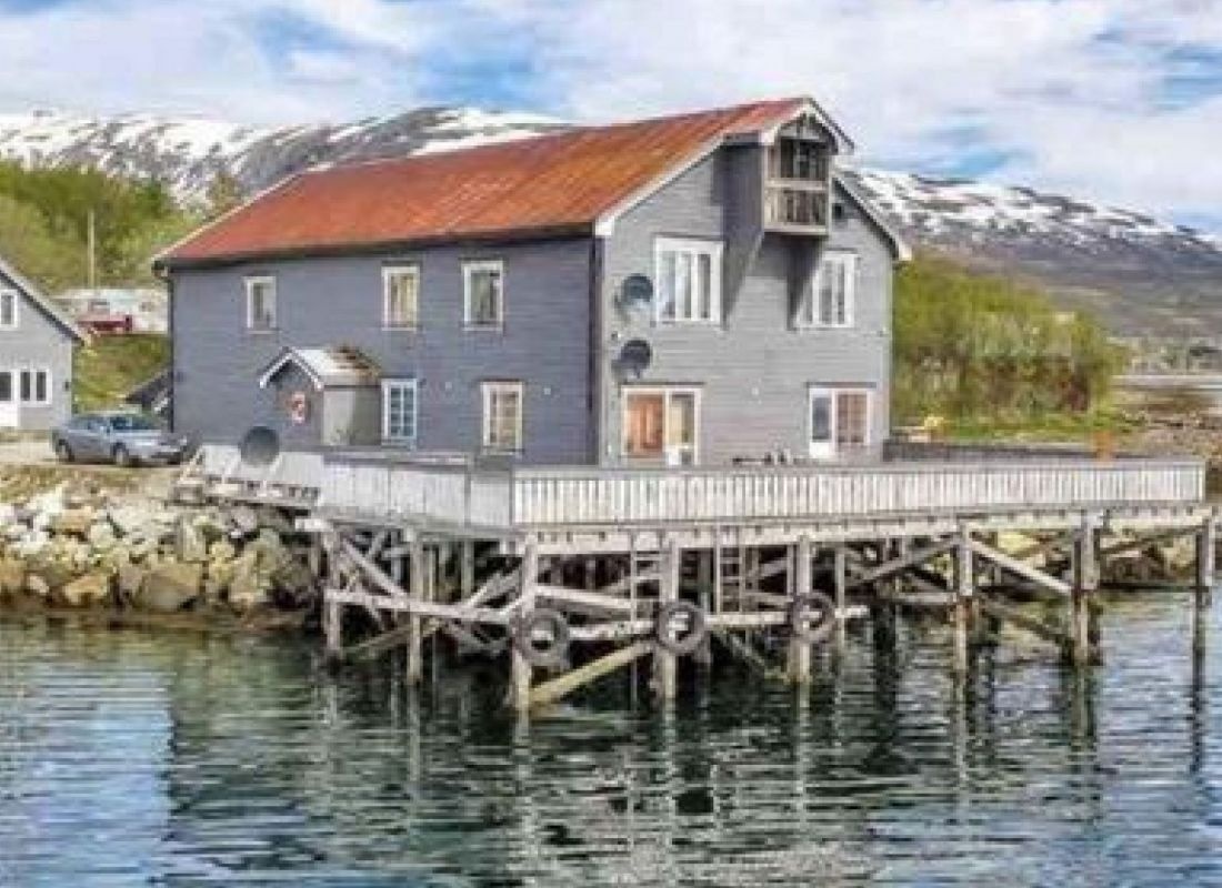 Steam Pier — Sp. parking dla kamperów in Tromsö