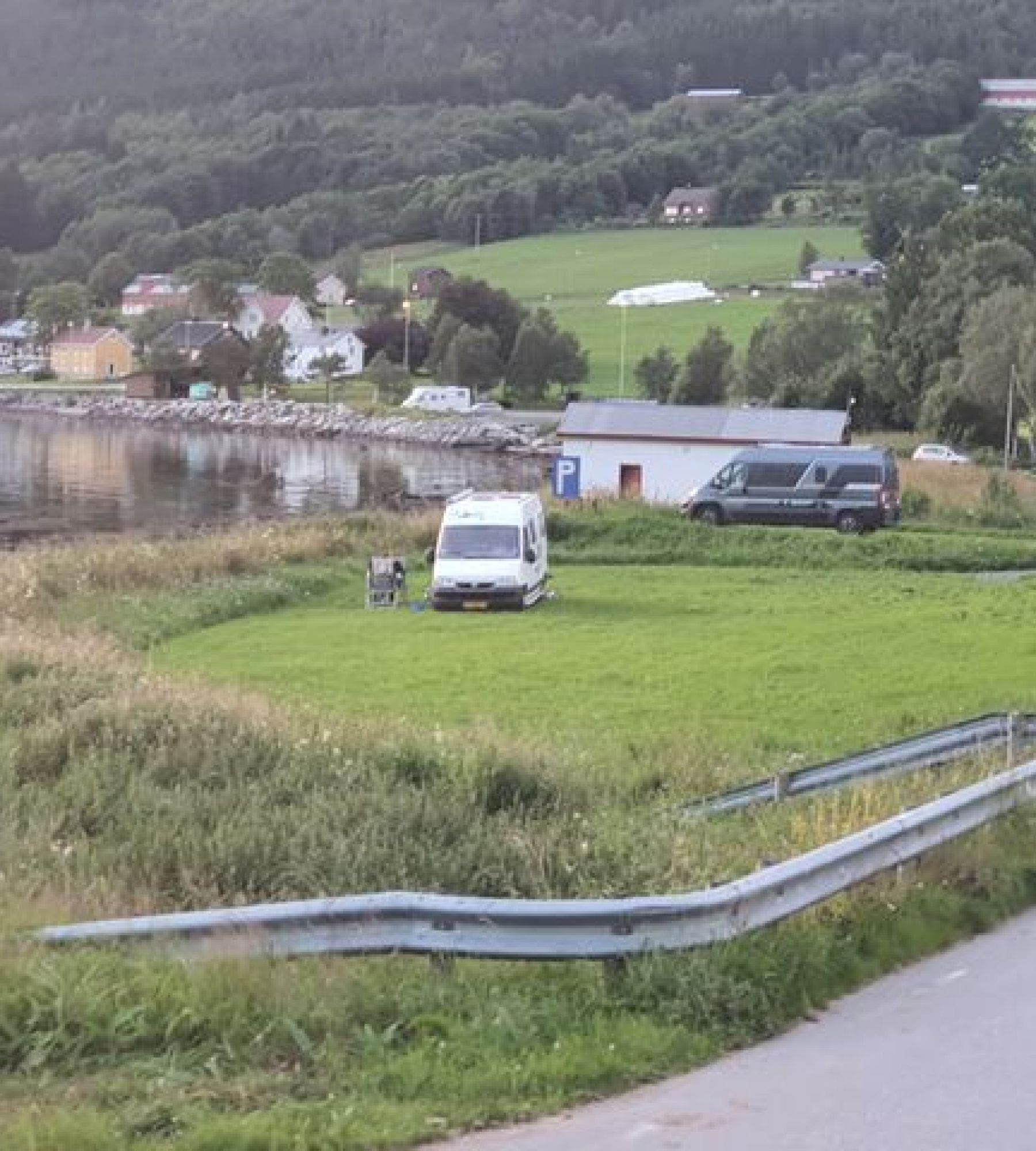 Røe Bobilparkering — Area Autocaravanas in Heim