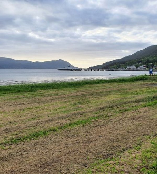 Røe Bobilparkering — Photo 3