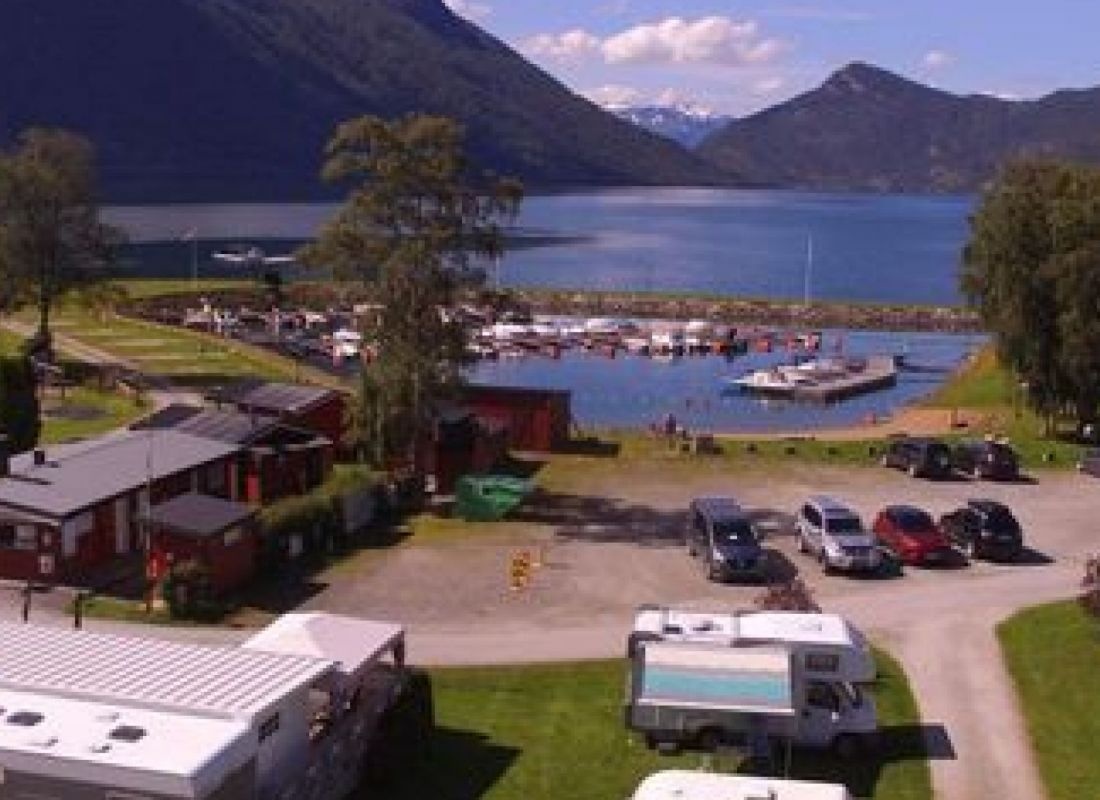 Breimsvatn Camping — Campingplads in Breim