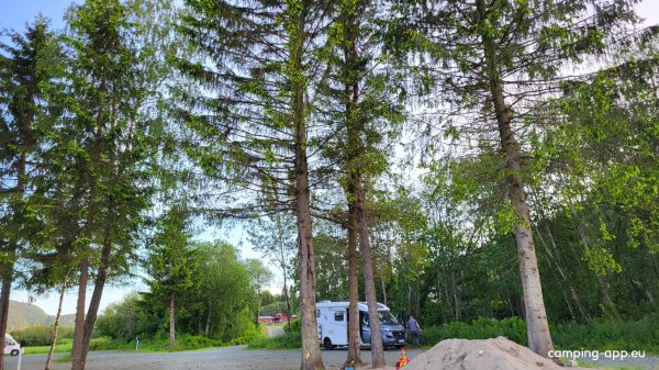 Nedre Løberg Bobilparkeirig — Foto 3