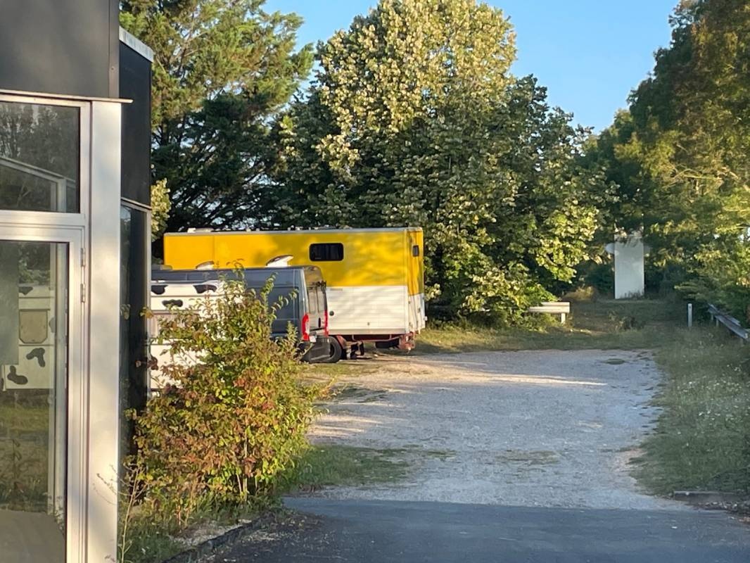 Poitiers Camping Car Service — Campervan Site in Migné-Auxances