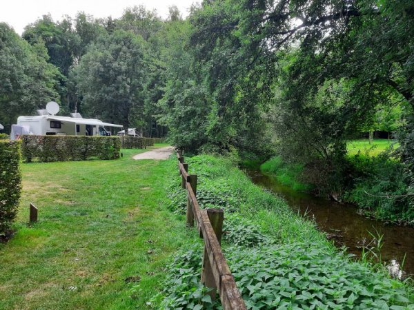 Camping Car Park Chablis — Photo 2