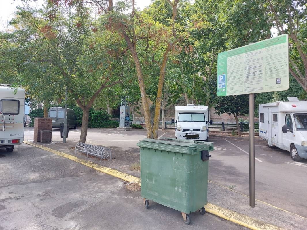 Motor home parking area of Barbastro — Sp. parking dla kamperów in Barbastro
