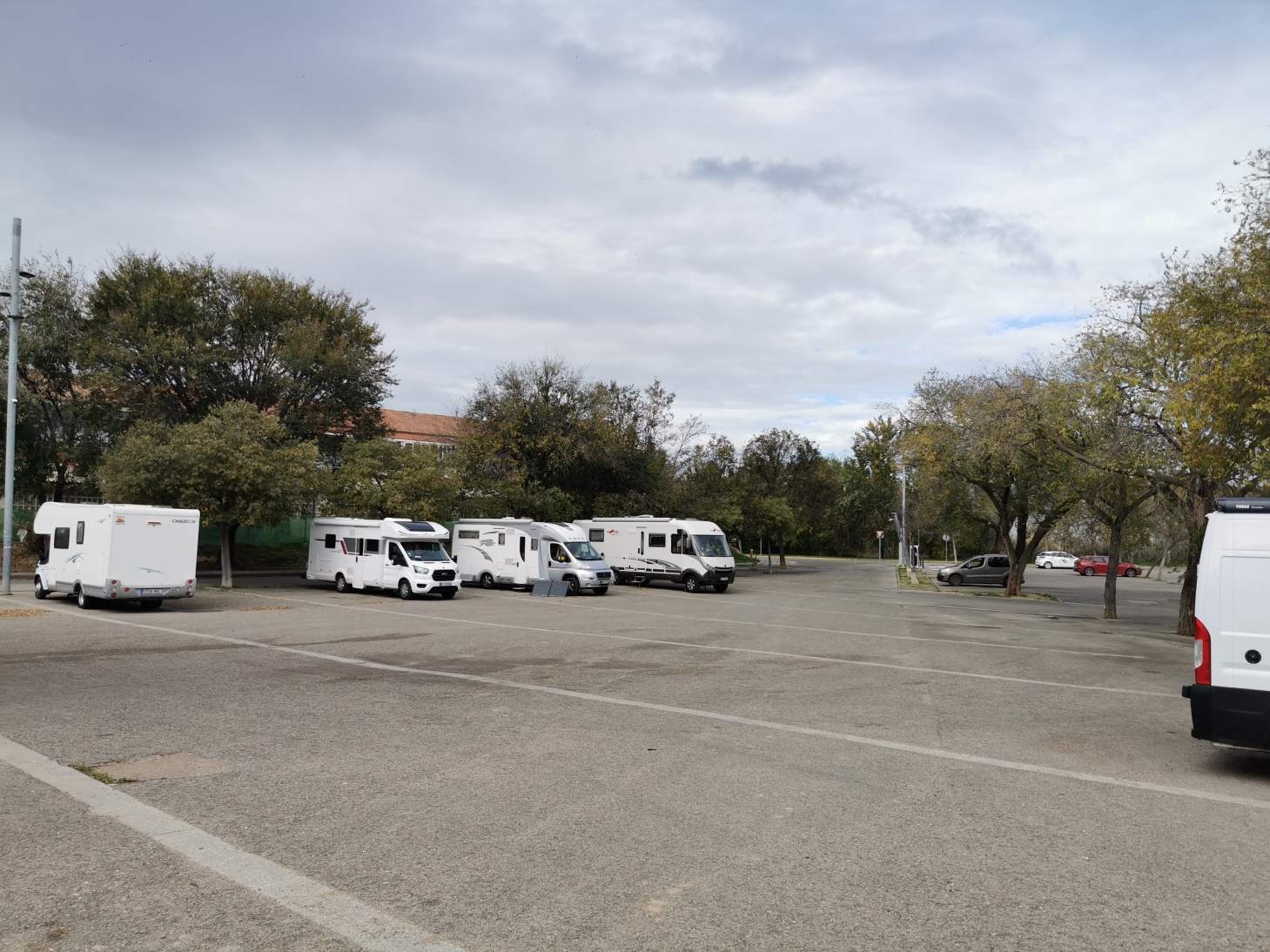 Area de servico autocaravana — Bobilplass in Zuera