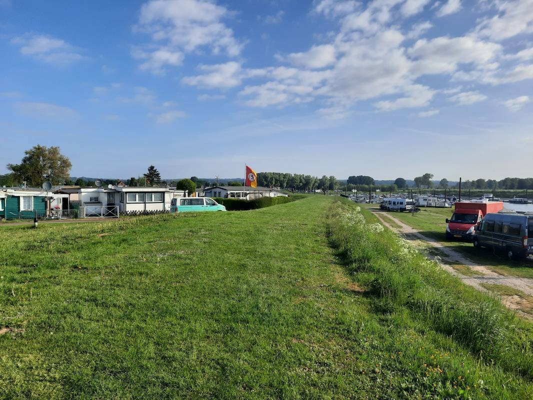 Camping Jachthaven De Mars — Campingplatz in Lathum