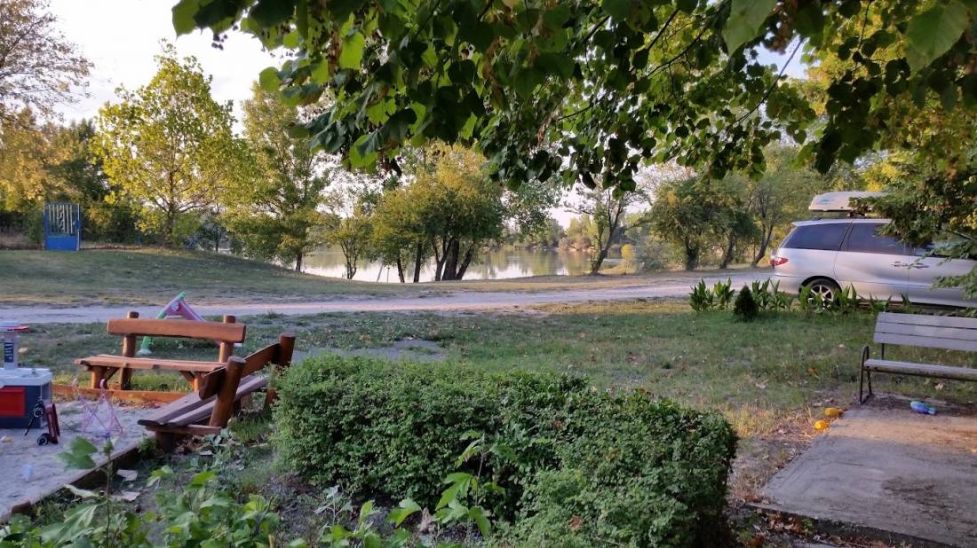 Naturist Oasis Camp FKK — Місце для кемпінгу in Délegyháza