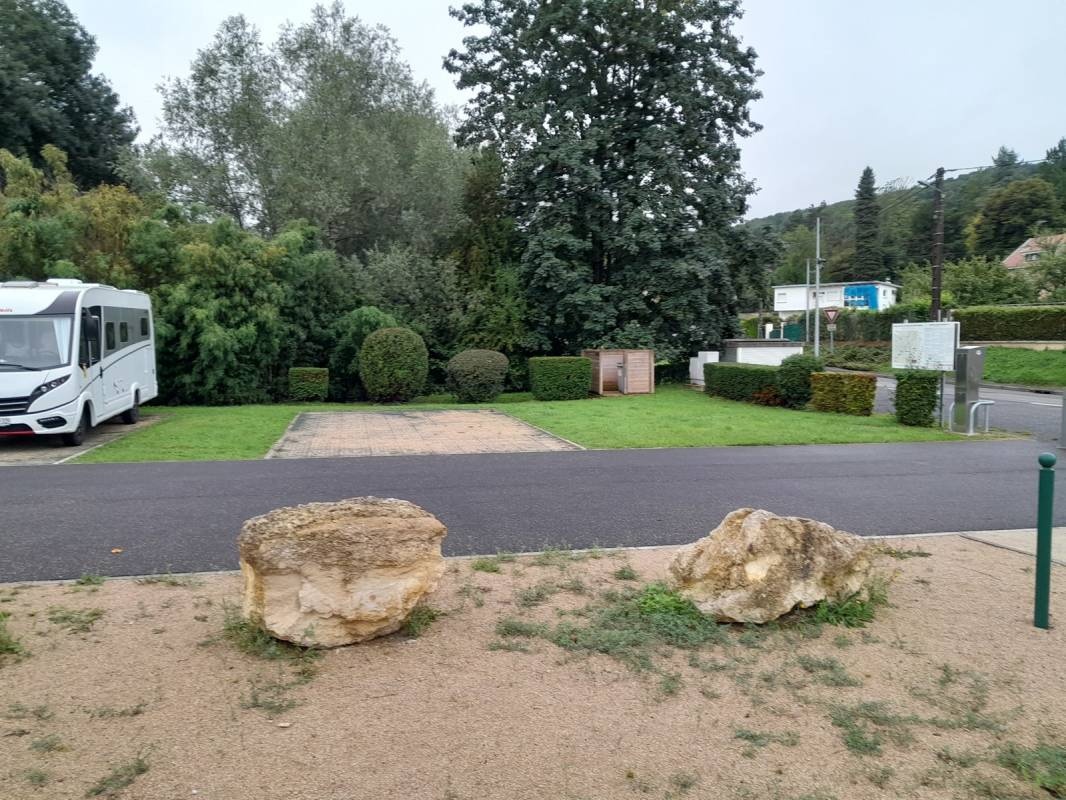 Stellplatz Jaulgonne,Rue du Port — Camperplaats in Jaulgonne