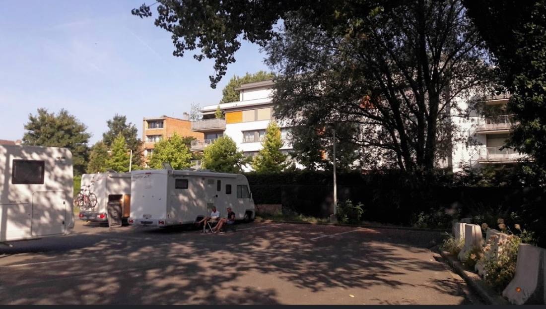 Camp in Brussels — Stellplatz in Anderlecht