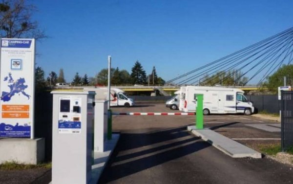Camping Car Park, Saint-Marcel