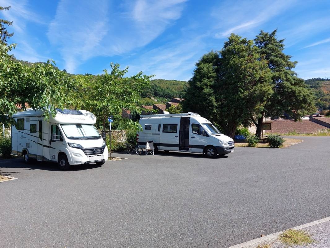 Stellplatz Labastide-Rouairoux — Sp. parking dla kamperów in Labastide-Rouairoux