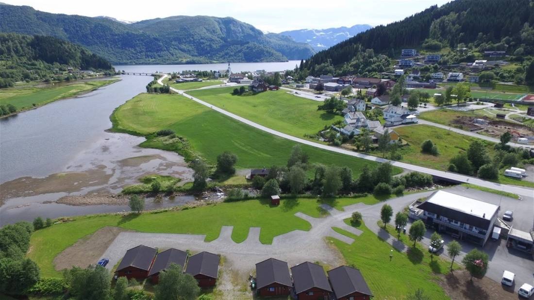 Naustdal Camping — Campingplads in Naustdal