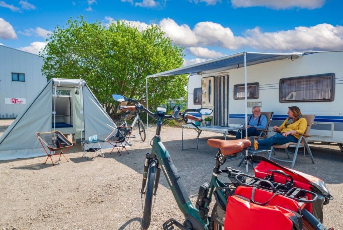 Caravan u. Wohnmobil Stellplatz Havenblick — Bobilplass in Bremerhaven