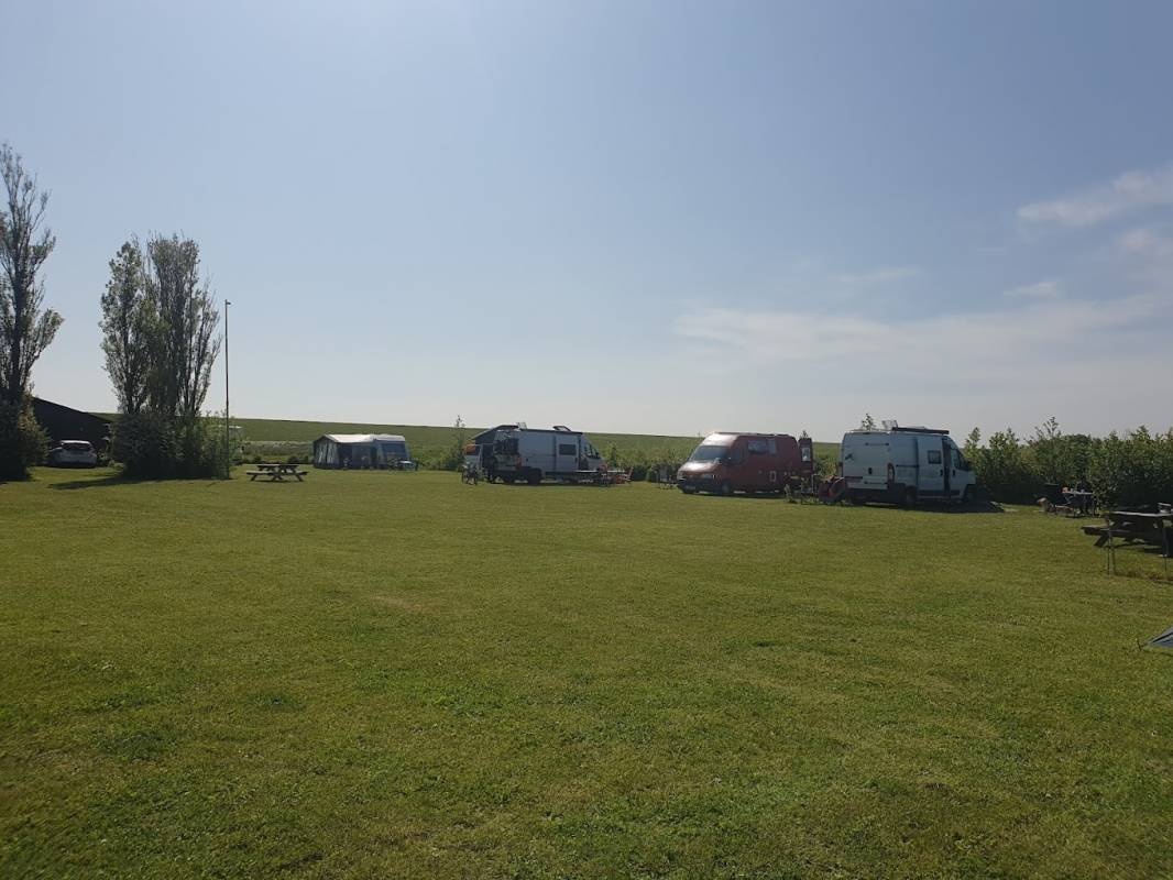 Camping Cornelis Pieter Hoeve — Camping Site in Oosterend