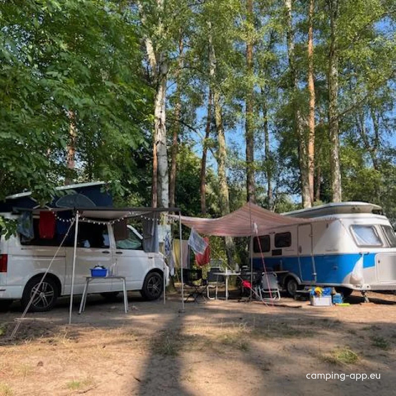 NaturCamping am Ellbogensee — Campingplats in Wesenberg